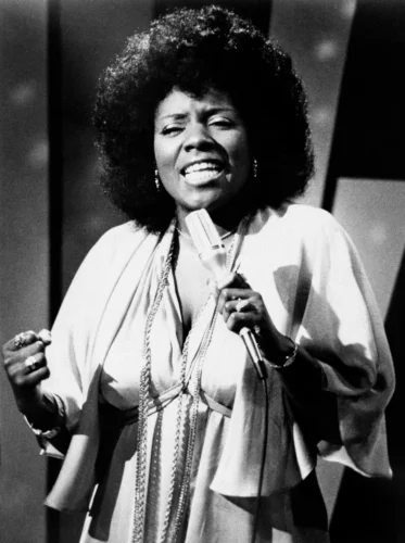 Gloria Gaynor est-elle toujours en vie ? 
