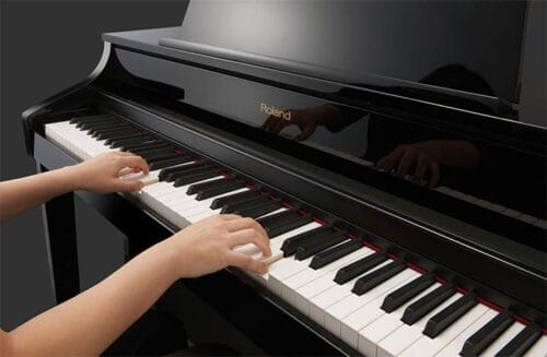 À quelle famille d’instruments de musique le piano appartient-il ? 