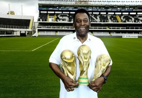 Pelé (Edson Arantes do Nascimento) est-il toujours en vie ? 