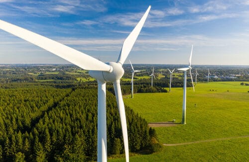 En quelle année l’éolienne conçue pour produire de l’énergie électrique a-t-elle été inventée ? 