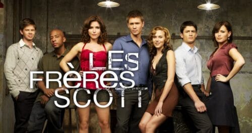 Quel sport est central dans l'intrigue de la série Les frères Scott ? 