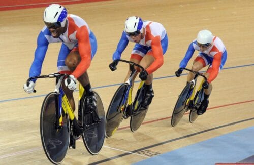 Une course cycliste se gagne en 10 tours de piste. Quel est l'antépénultième tour de cette course ? 
