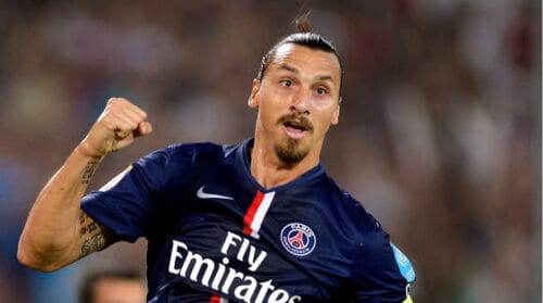 Quelle est la nationalité de ce joueur de football en photo ? 
