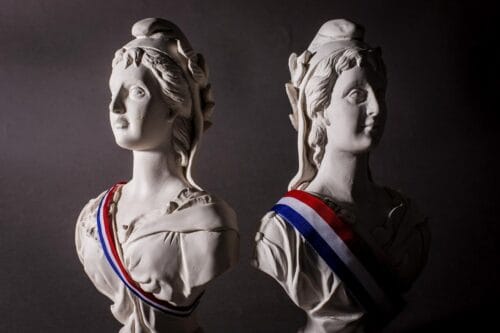 La Ve République française date du 4 octobre 1968. Vrai ou faux ? 