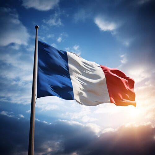 En quelle année le drapeau français actuel a-t-il été proclamé comme drapeau national pour la première fois de son histoire ? 