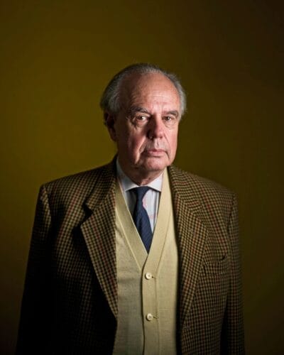 Quel poste avait été occupé par Frédéric Mitterrand, décédé en 2024, dans les gouvernements de François Fillon entre 2009 et 2012 ? 