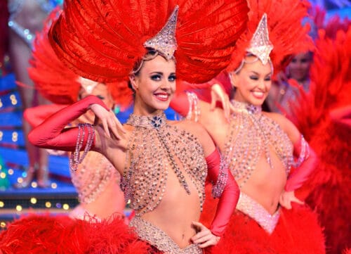 Quel est le nom d’une célèbre revue du Moulin-Rouge ? 