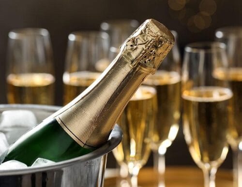 En France, seules les bouteilles produites dans l’ancienne région Champagne, peuvent porter le nom champagne sur l’étiquette. Vrai ou faux ? 
