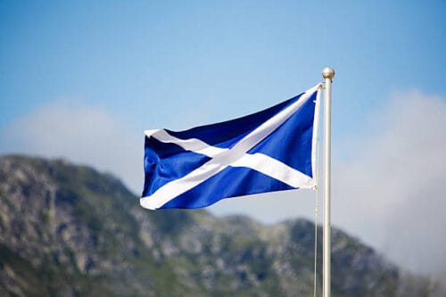 Quel est le nom donné à la croix comme celle présente sur ce drapeau ? 