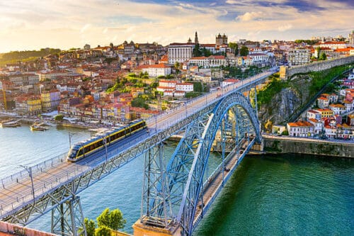 Quel est le nom du pont sur la photo ? 