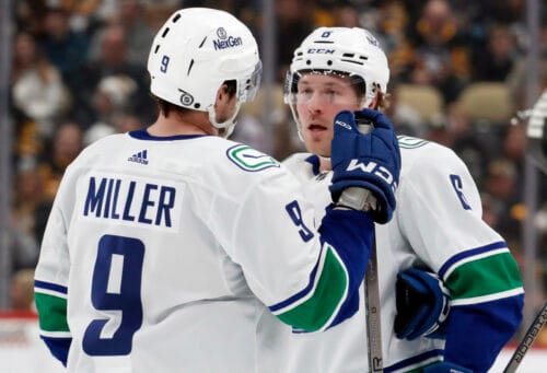 Quelle ville du Canada possède une équipe professionnelle de hockey nommée les Canucks ? 
