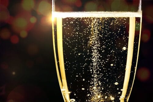 Comment appelle-t-on la phase où un champagne dit “tranquille” devient effervescent une fois mis en bouteille ? 