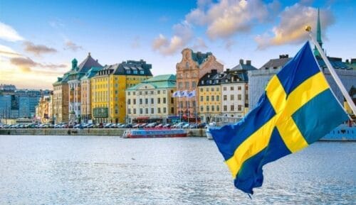 La Norvège et la Finlande sont les 2 seuls pays ayant une frontière terrestre avec la Suède. Vrai ou faux ? 