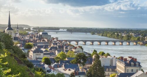 La Loire est le fleuve le plus long en France, en considérant uniquement les kilomètres situés sur le territoire français. Vrai ou faux ? 