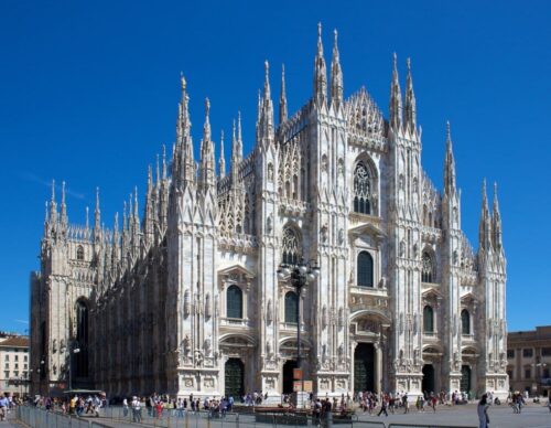 Quelle grande cathédrale est visible sur cette photographie ? 