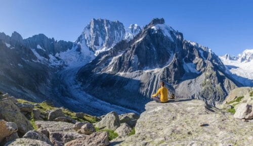 Quel est le nom de la chaîne de montagne située en partie en Suède qu’on nomme les Alpes Scandinaves ? 