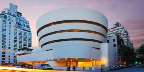 Quel est ce musée new-yorkais à l’architecture qui rappelle un coquillage imaginé par Frank Lloyd Wright ? 