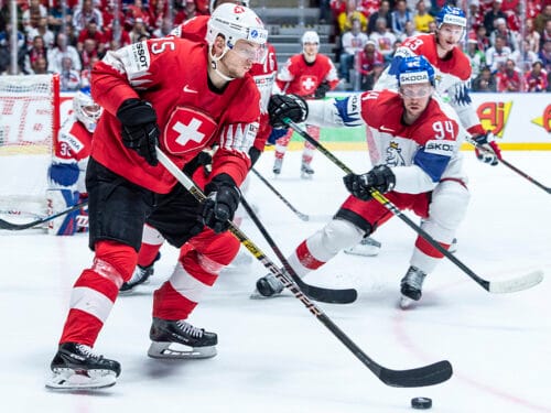 Dans un match de hockey sur glace, parmi les 20 joueurs d’une équipe, combien sont-ils au maximum sur le terrain ? 