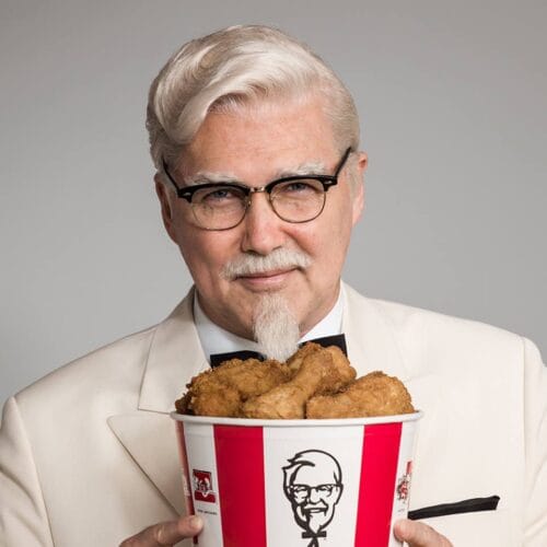 Quel est le nom du personnage sur le logo des restaurants KFC ? 