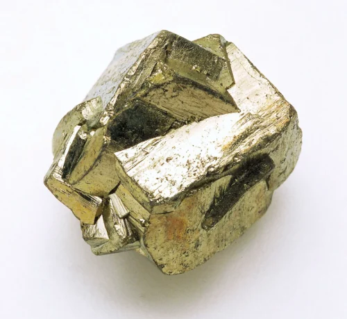 Quel est le nom de cette espèce minérale connue pour être de la même couleur que l’or ? 