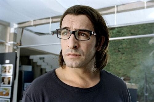 Quelle comédie française est associée à cette image de Jean Dujardin ? 