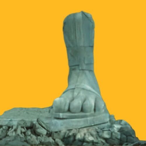 Les 2 pieds de la statue de la Liberté ne possèdent que 4 doigts de pied chacun. Vrai ou faux ? 
