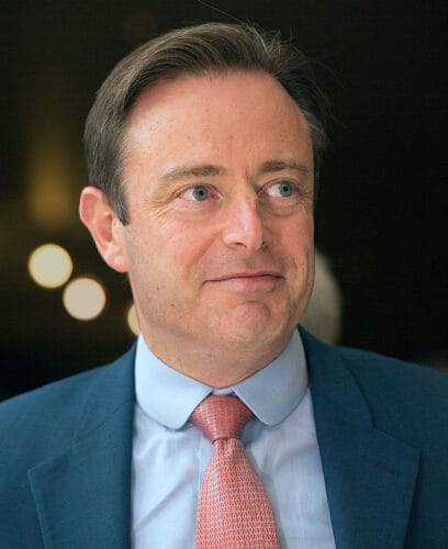 De quel pays cet homme est-il le premier ministre depuis le 3 février 2025 ? 