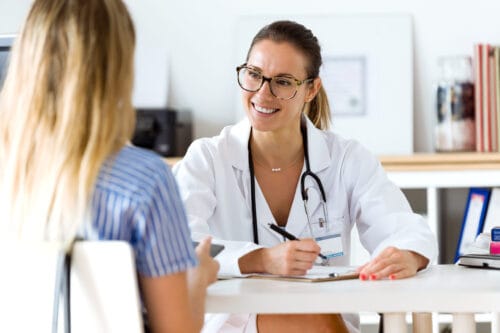 En France, combien d’années minimum dure le cursus scolaire après le baccalauréat d’un médecin généraliste depuis la réforme de 2023 ? 