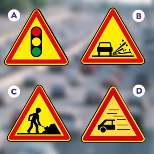 Lequel de ces panneaux n'est pas utilisé dans le même contexte que les 3 autres ? 