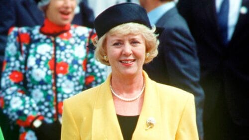Dans quel pays cette femme a-t-elle été la première femme au monde élue au suffrage universel direct à la tête d’un État en 1980 ? 