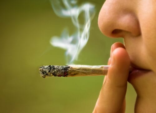 Le cannabis est une drogue qui généralement ne présente pas de risques d’overdose. Vrai ou faux ? 