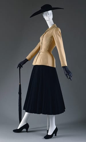 À quel grand couturier français est associé à ce style iconique “New Look” de 1947 ? 