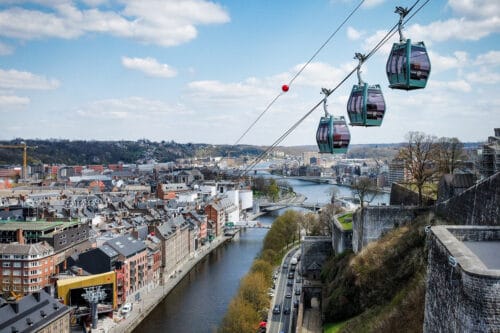 Quelle est cette ville belge sur la photo ? 
