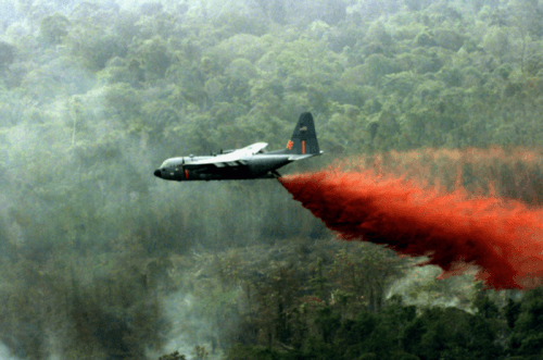 L’agent orange utilisé par les américains durant la guerre du Vietnam était un gaz toxique utilisé pour asphyxier les troupes ennemies. Vrai ou faux ? 
