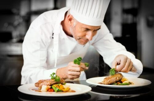 Quelle est la bonne conjugaison du verbe dans la phrase : Nous avons ______ les nouvelles recettes du chef. ? 