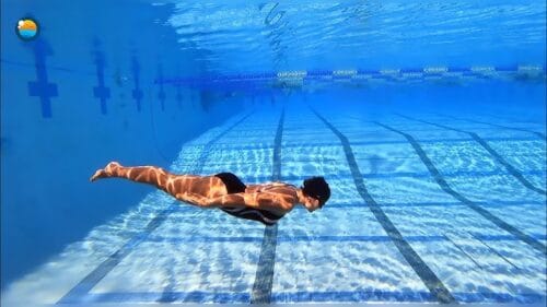 La profondeur d’une piscine olympique est de 3 mètres minimum. Vrai ou faux ? 
