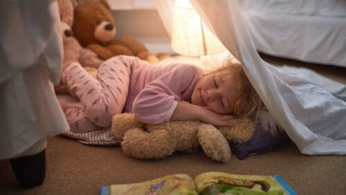 En France, quelle créature du folklore viendrait échanger les dents de lait des enfants sous l'oreiller contre une pièce de monnaie ? 