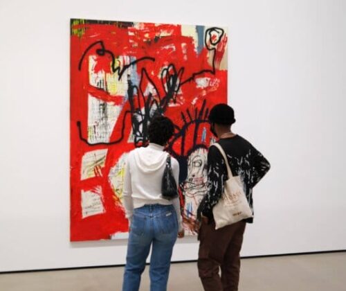 Chronologiquement, l’art moderne précède l’art contemporain. Vrai ou faux ? 