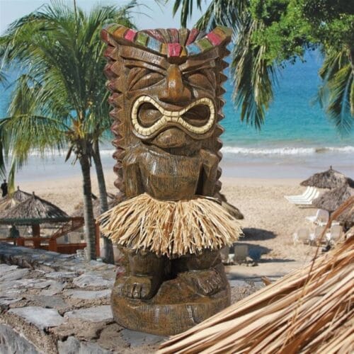 Quel est le nom donné au style de cette statue inspirée de la culture polynésienne ? Statue tiki
