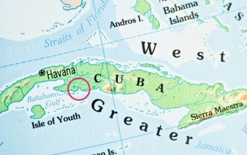 Quelle baie de Cuba est célèbre pour l’invasion militaire américaine qui s’y est déroulée en 1961 ? 