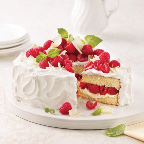 Dans sa recette traditionnelle, quel gâteau est la base d’un framboisier ? 