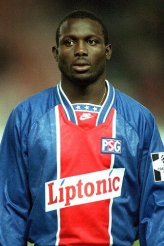 Quel est le nom de cet ancien joueur de foot du PSG ? 