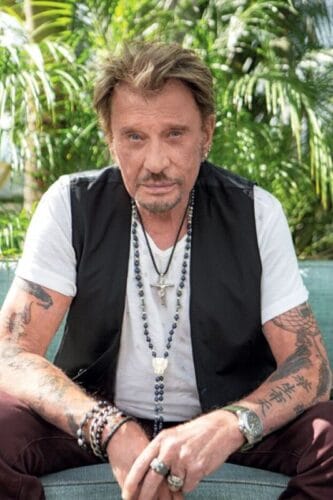 Laquelle de ces chansons de Johnny Hallyday est sortie durant la décennie 2010 ? 
