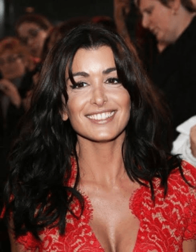 Quelle chanson est interprétée par Jenifer en 2010 ? 
