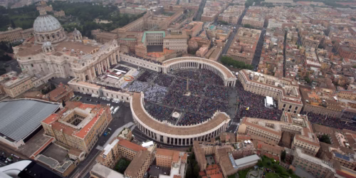 Le Vatican est une monarchie absolue. Vrai ou faux ? 