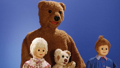 Au cours de quelle décennie le programme jeunesse Bonne nuit les petits a-t-il débarqué à la télé ? 