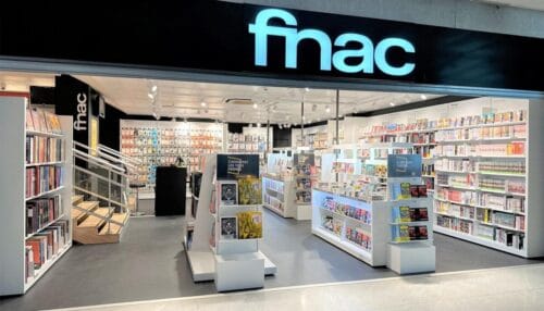 À quelle décennie est associée la création de l'enseigne culturelle française FNAC ? 