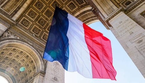 En France, l'ancien nom du ministre de l'Outre-Mer était le ministre des Colonies. Vrai ou faux ? 