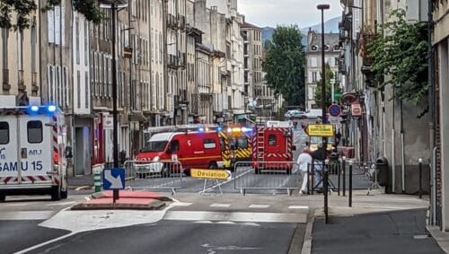 Quels animaux ont semé la panique dans les rues de Aurillac en France le 6 juillet 2025 avec 24 personnes bléssés ? 