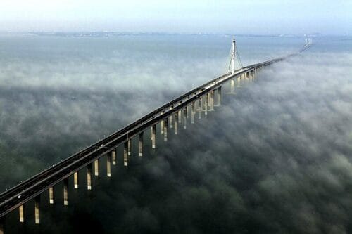 Quel pont relie le Bahreïn à l’Arabie saoudite ? 
